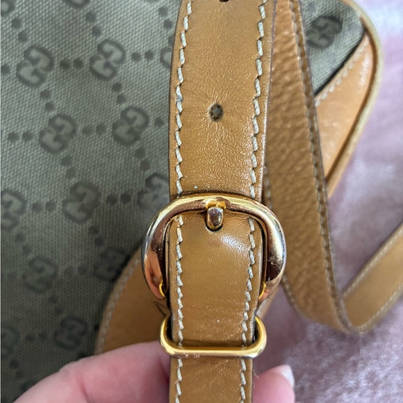 Authentic Gucci Tan and Brown Vintage Crossbody Bag - Rare - Picture 8 of 16